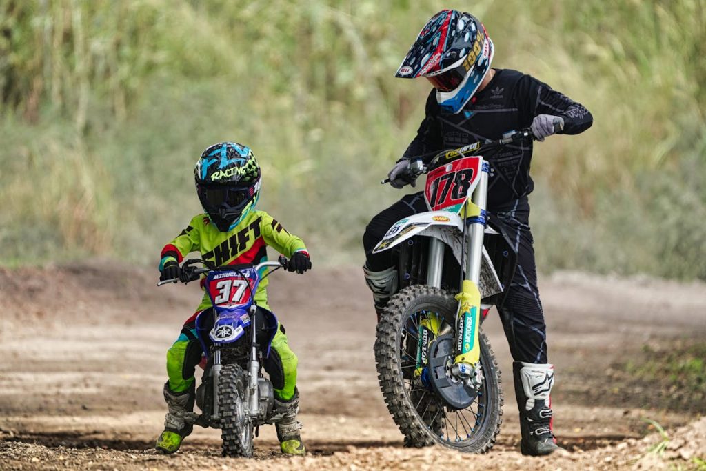 Como a postura afeta o equilíbrio da moto